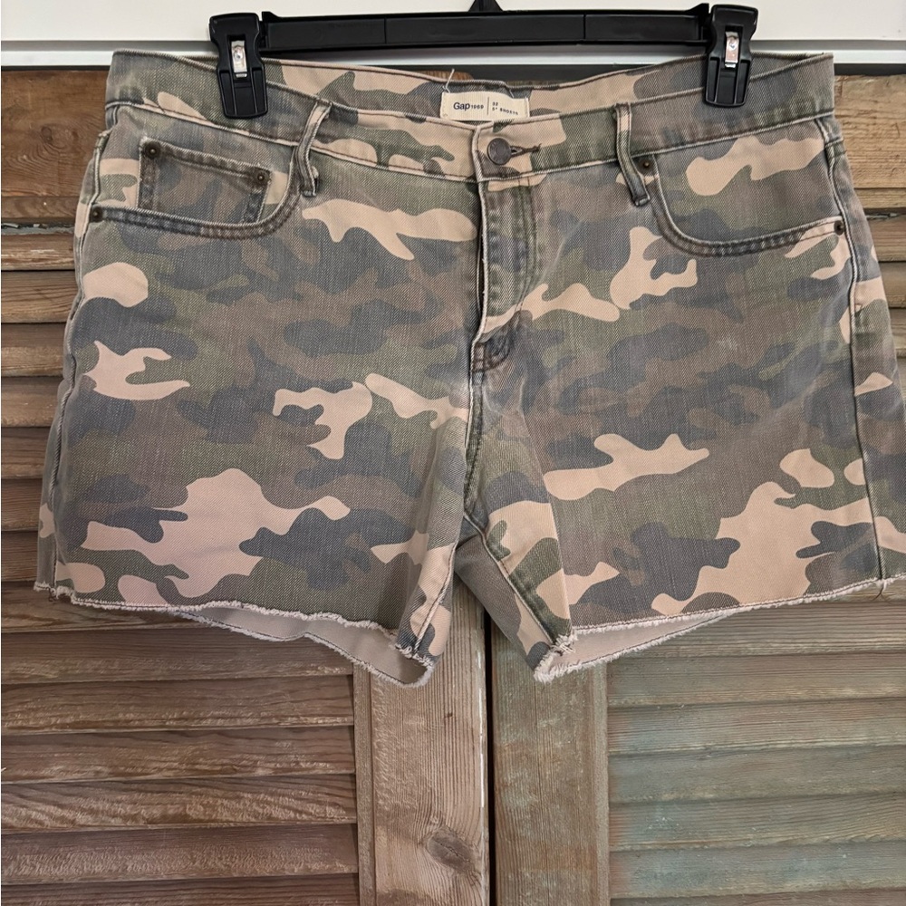 GAP Green and Tan Jean Shorts Camouflage Style